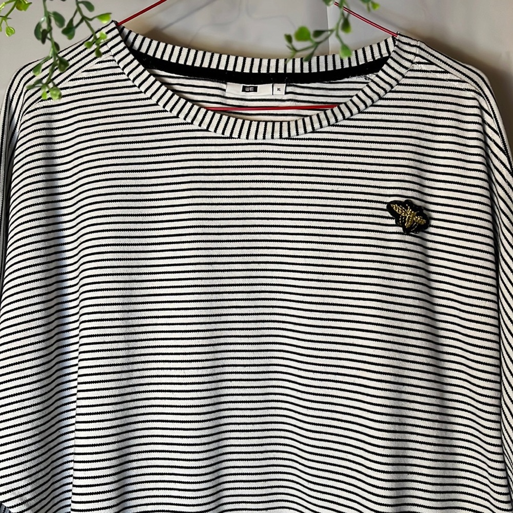 WE Shirt XL (feels like L)